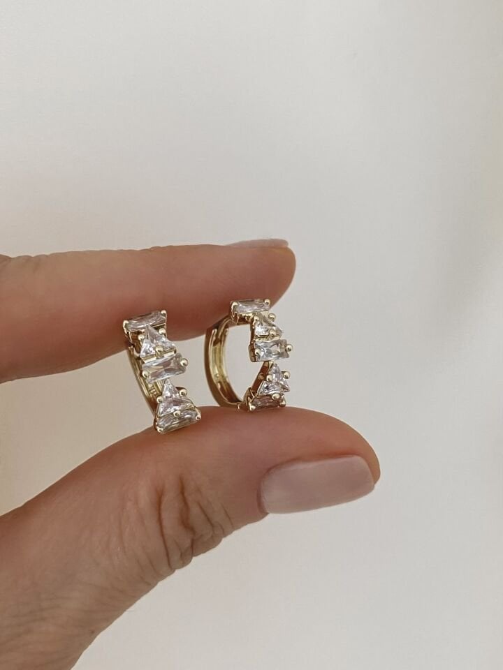 “Özel Seri” Geometrik Taşlı Halka Küpe