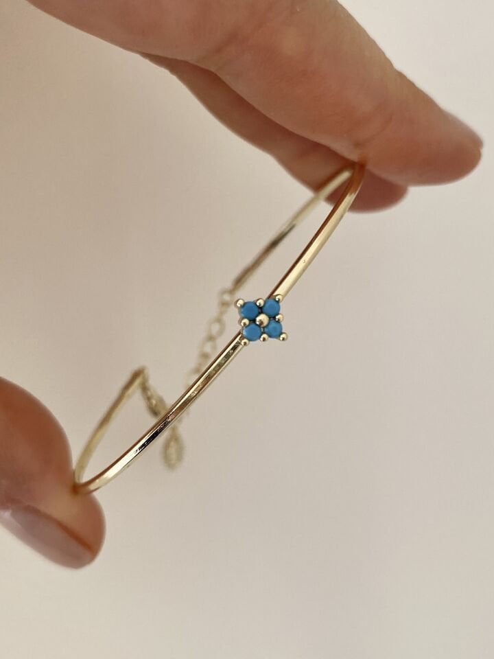 Minimal Firuze Taşlı Çiçek Figür İnce Kelepçe Bileklik