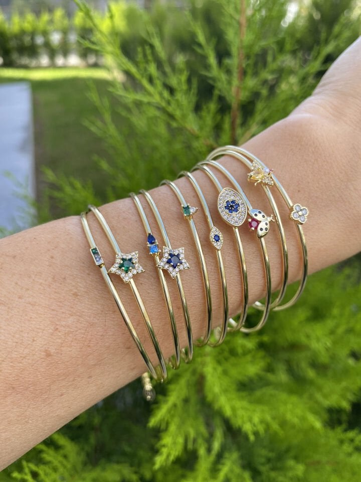 Minimal Mini Yonca Figür İnce Kelepçe Bileklik