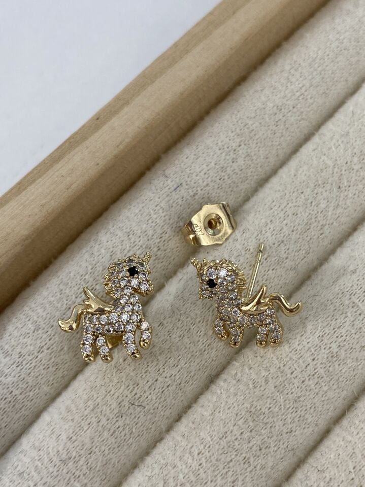Özel Seri Gömme Taşlı Gold Unicorn Küpe