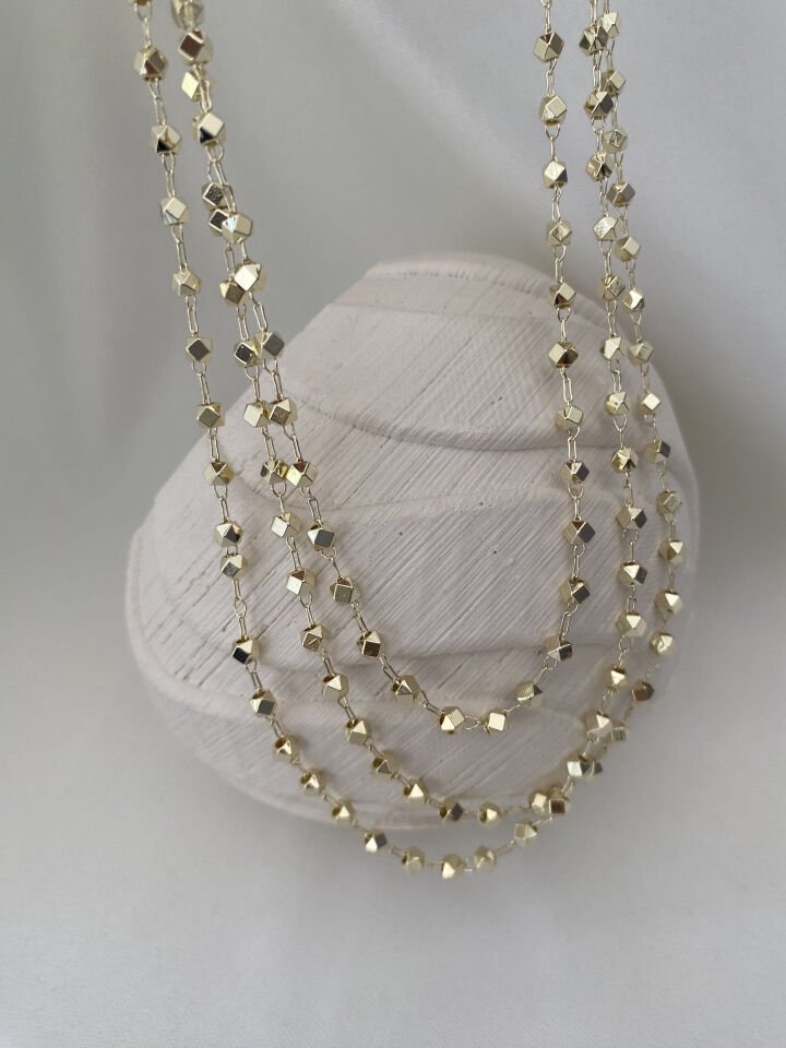 Üçlü Yansımalı Geometrik Detaylı Zincir