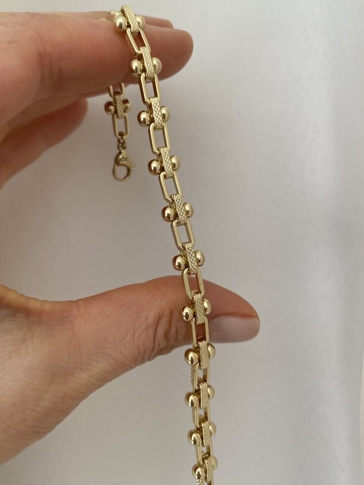 Lazer Kesimli Çivi Detay Bileklik