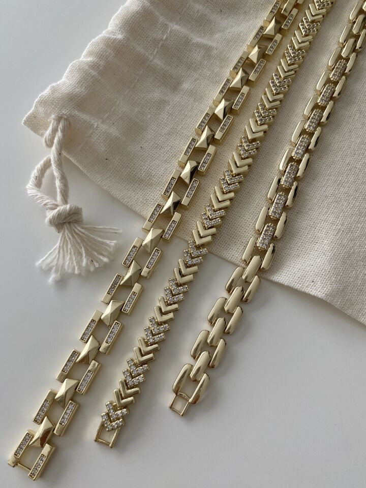 Taşlı Sıralı Kare Bileklik