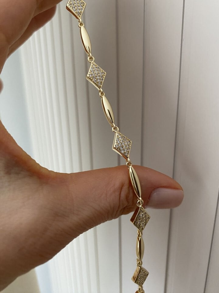 Gömme Taşlı Çubuk Detaylı Baklava Model Bileklik