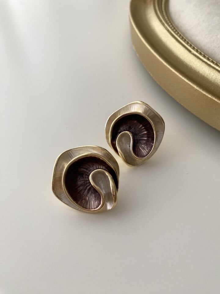 Gold Çerçeveli Mürdüm Renkli Çiçek Vintage Küpe