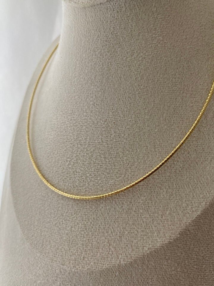 Özel Seri Yansımalı Kesme Tel Zincir Kolye 41,5cm