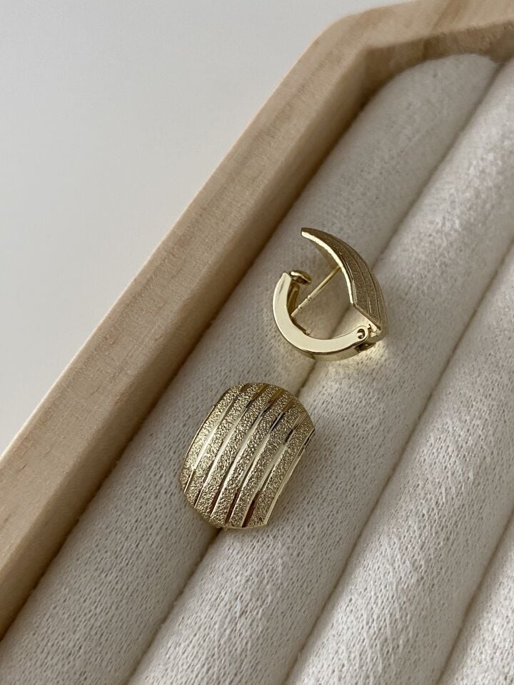 “Özel Seri” Kumlu Plaka Halka Küpe