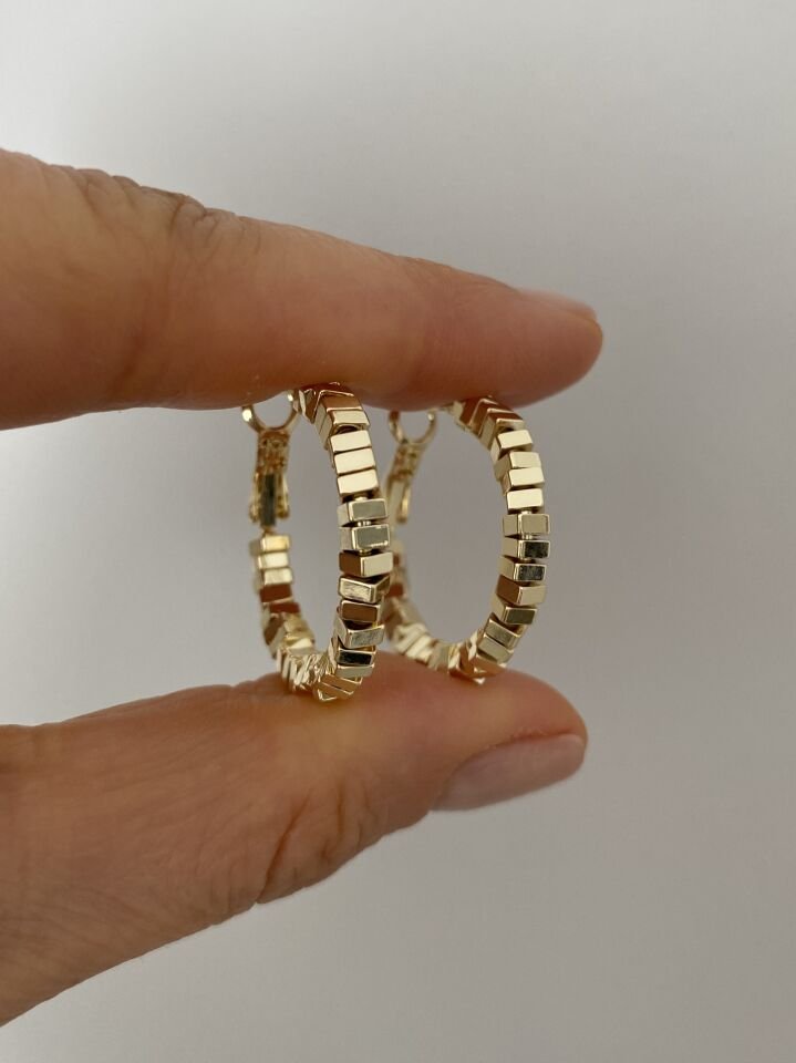 Işıltılı Halka Küpe