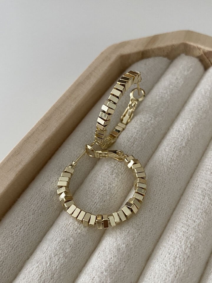 Işıltılı Halka Küpe