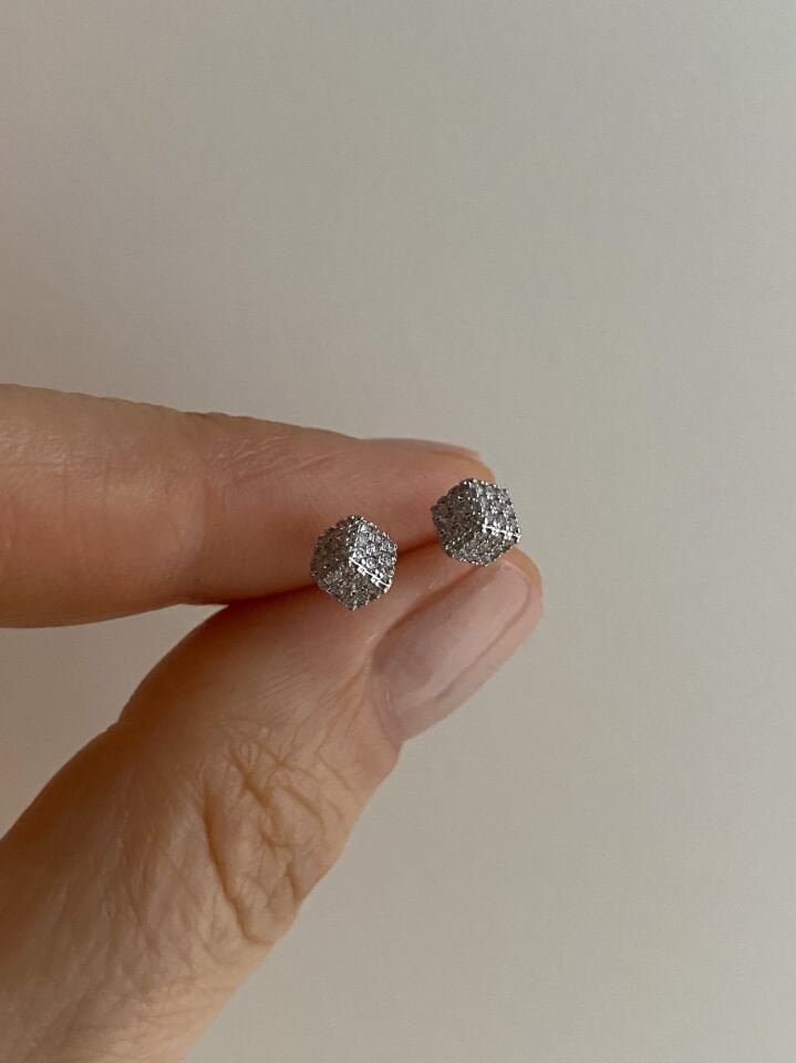 Özel Seri Minimal Gömme Zirkon Taşlı Kübik Küpe Gümüş Renk