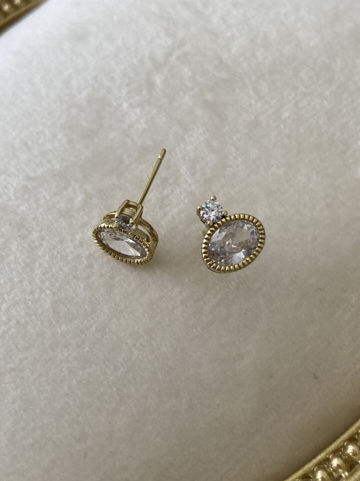 “Özel Seri” Minimal Tek Taşlı Kristal Oval Küpe