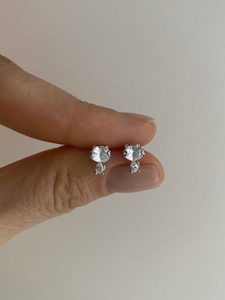 Özel Seri Minimal Tek Taş Kedi Küpe Gümüş Renk