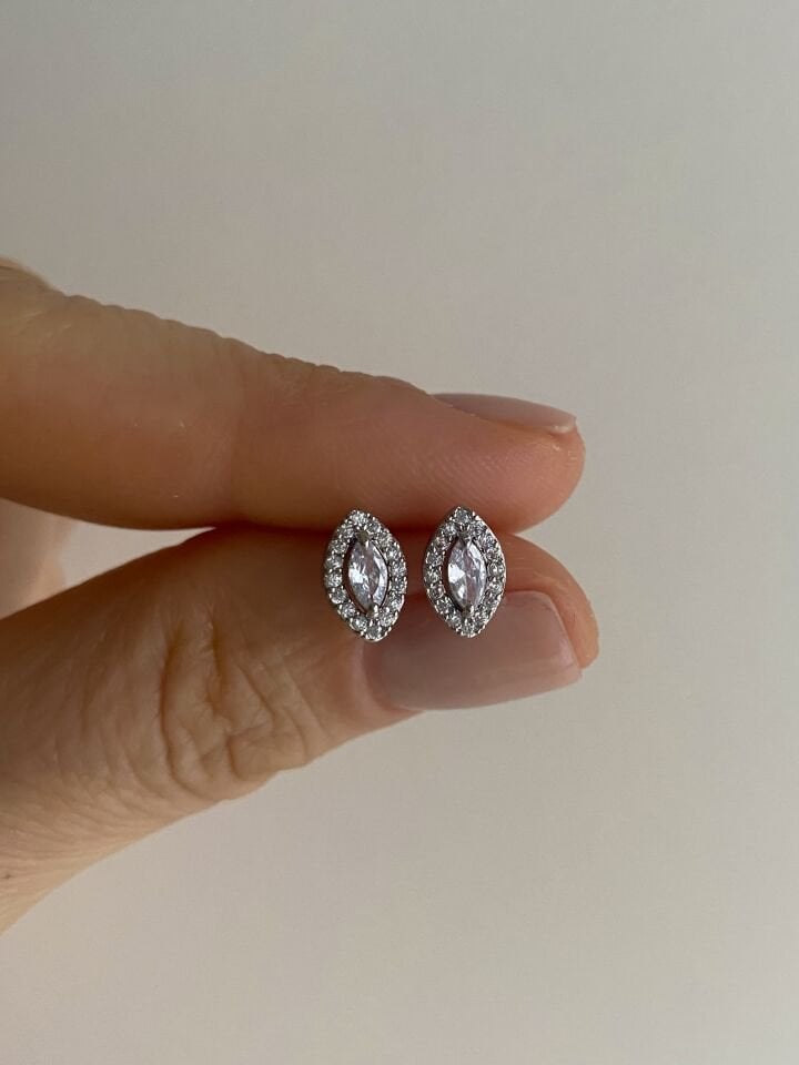 Özel Seri Minimal Kristal Taşlı Markiz Kesim Küpe Gümüş Renk