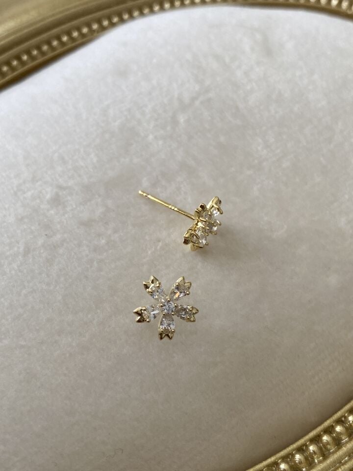 “Özel Seri” Minimal Blossom Kristal Taşlı Küpe